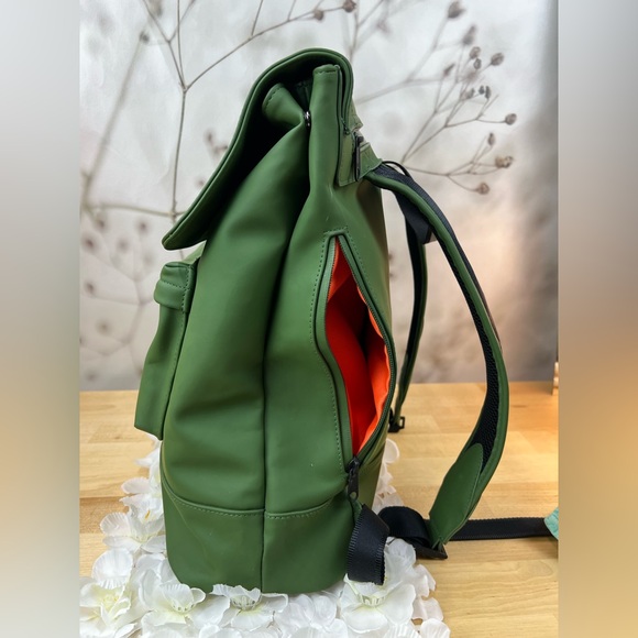 Hunter Olive Green Flap Backpack - Picture 5 of 14